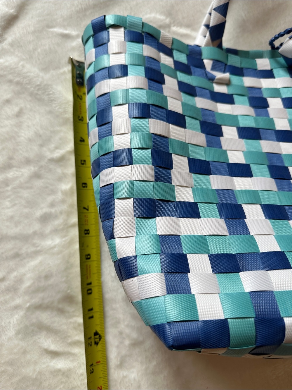 HANDWOVEN BEACH/TOTE BAG in Navy, Teal & White Vinyl Durable Unique 18x12 EUC - Picture 9 of 9